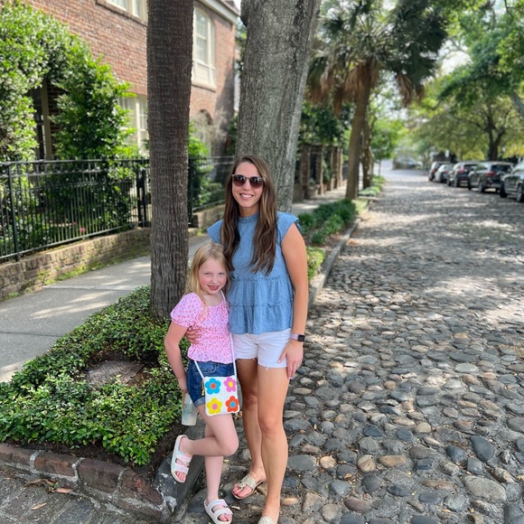 Meet your Posher, Jessica - Picture 2 of 7